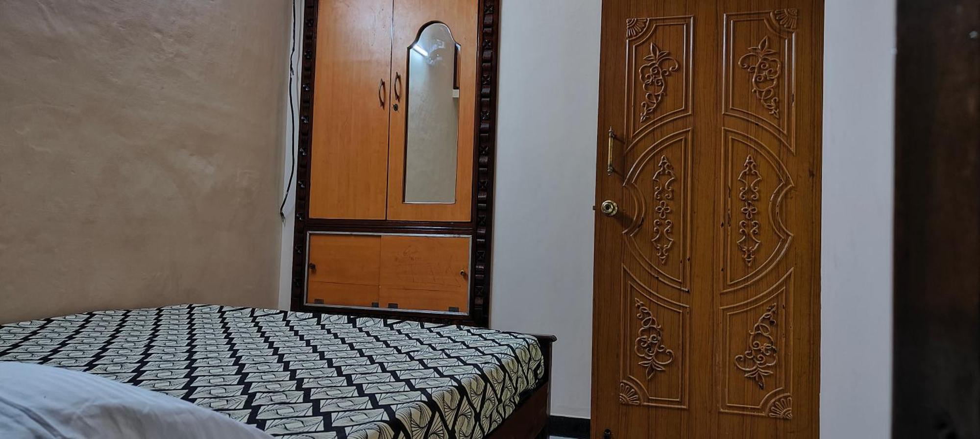 Guru Krupa Home Stay Tiruvannāmalai Exterior foto